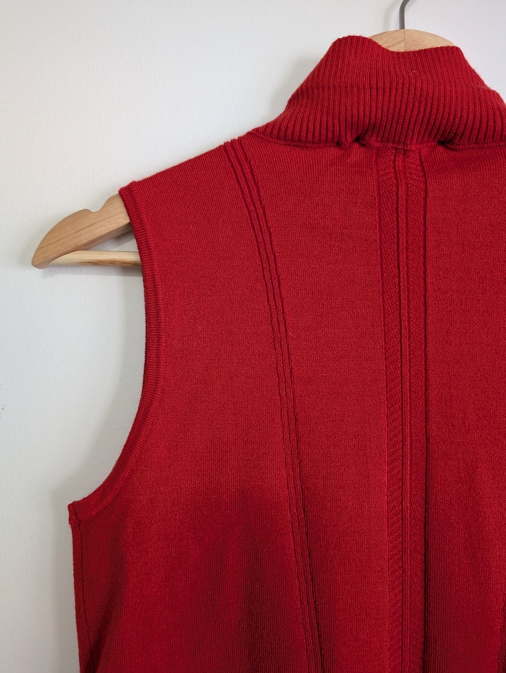 Magaschoni Medium Tank Top High Neck Sleeveless Red Shirt Lightweight Knit Boho